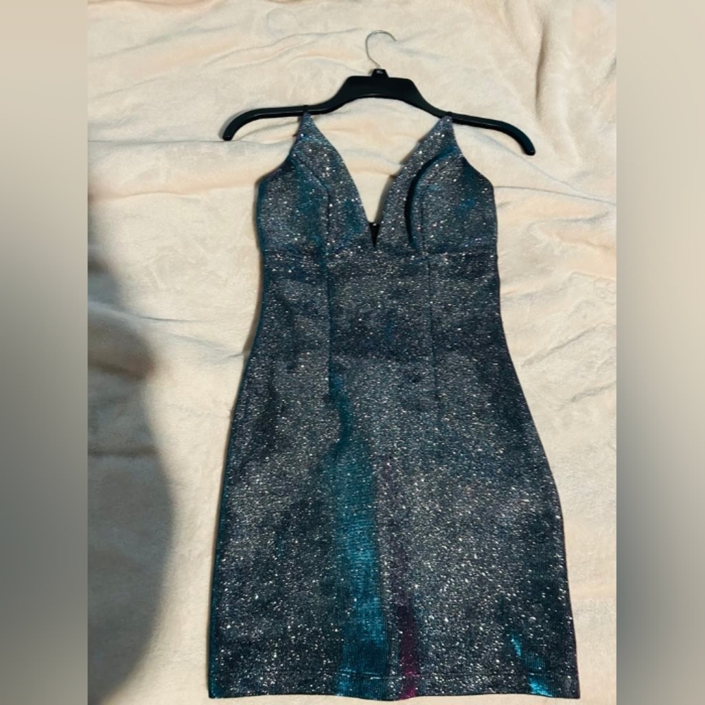 Elegant Glittering Evening Dress